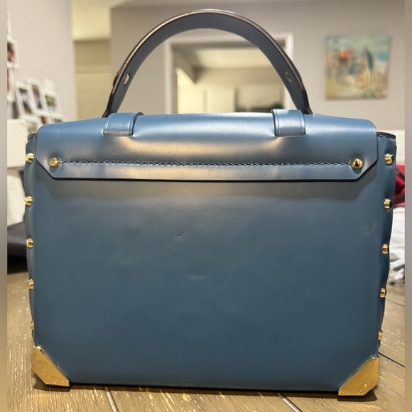 Michael Kors Manhattan Crossbody - Picture 5 of 11